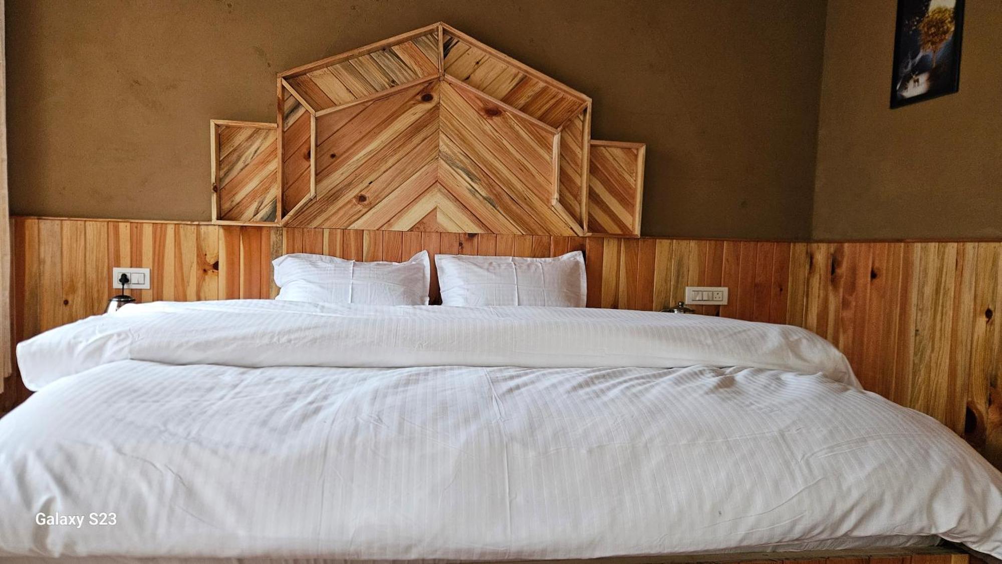 The Fiza Retreat Tirthan Banjar Exterior photo