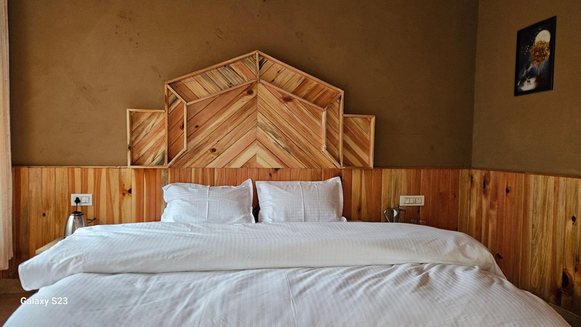 The Fiza Retreat Tirthan Banjar Exterior photo
