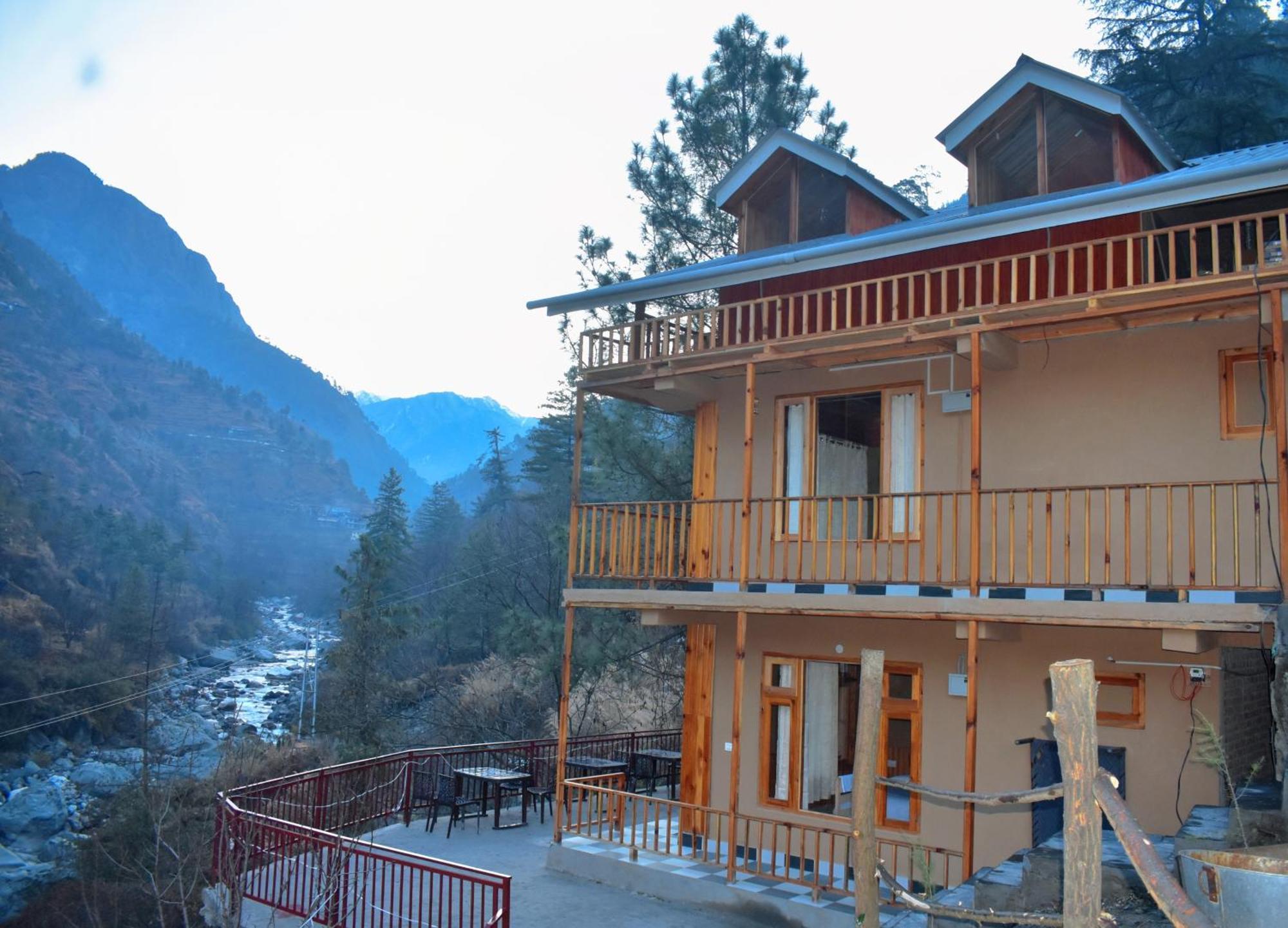 The Fiza Retreat Tirthan Banjar Exterior photo