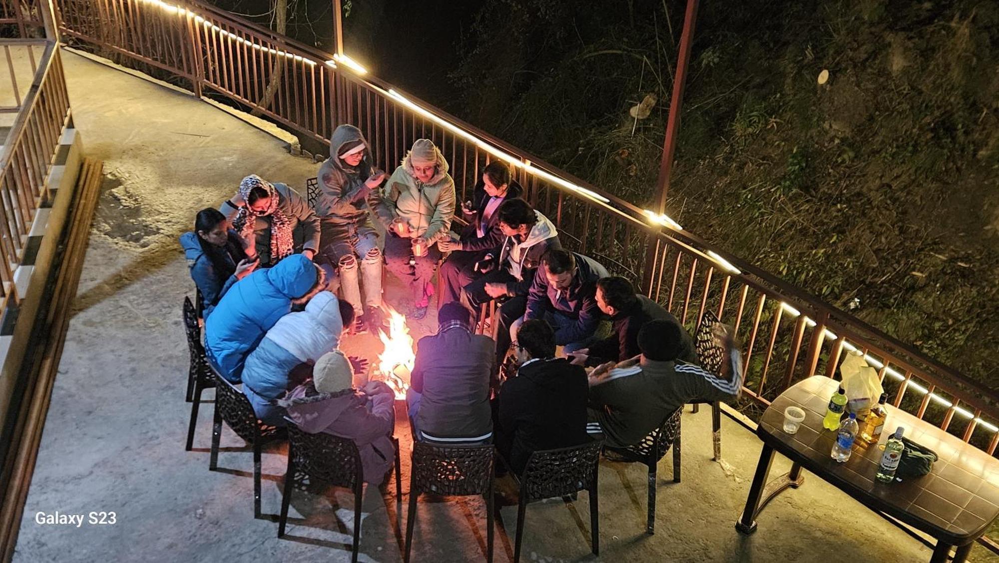 The Fiza Retreat Tirthan Banjar Exterior photo