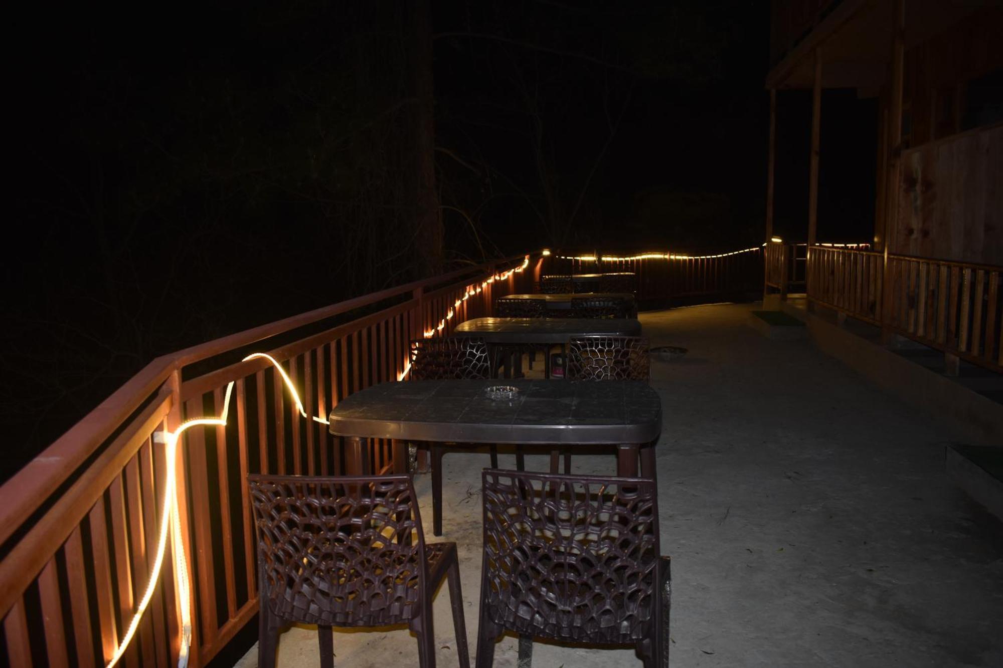 The Fiza Retreat Tirthan Banjar Exterior photo