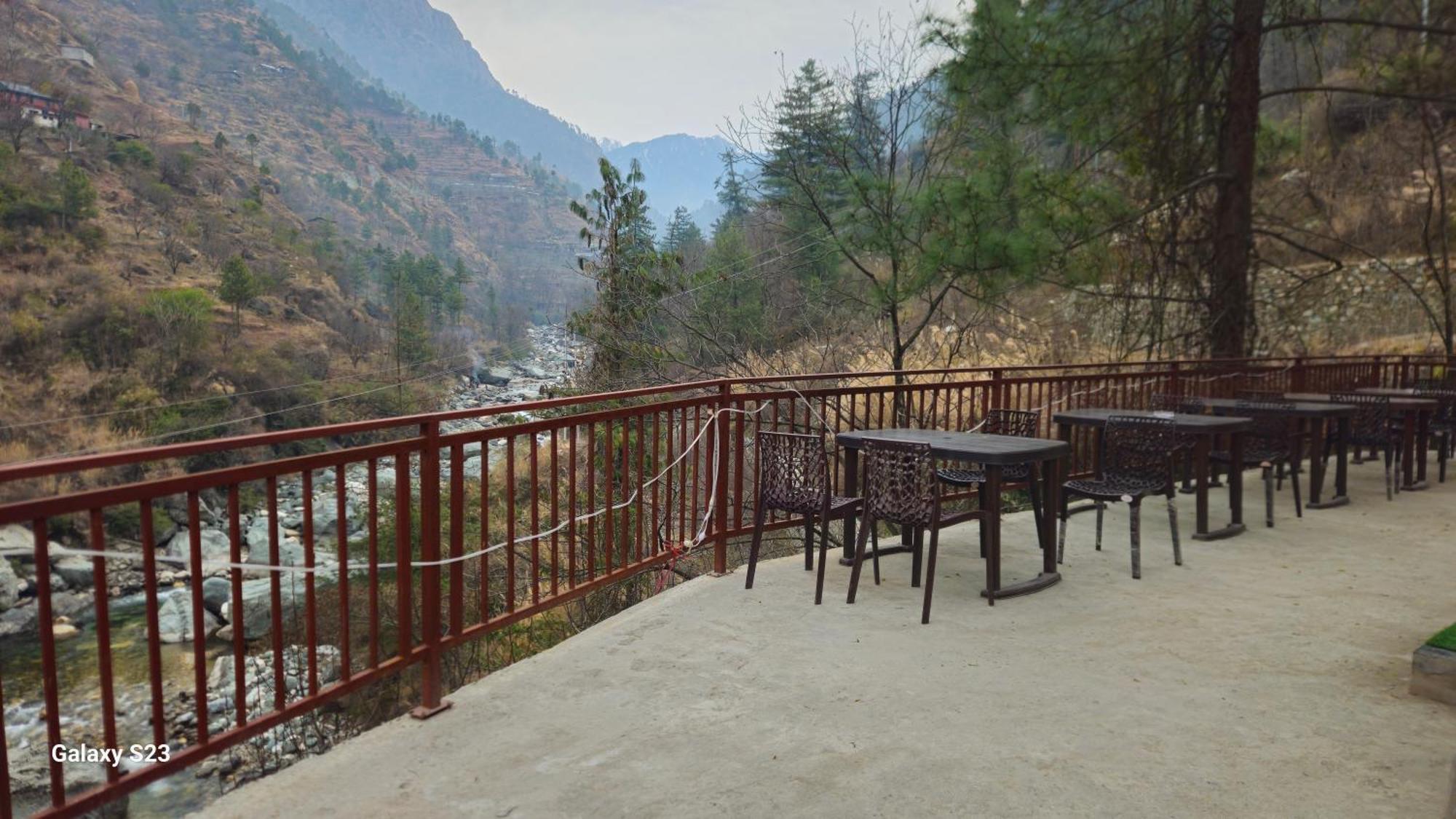 The Fiza Retreat Tirthan Banjar Exterior photo