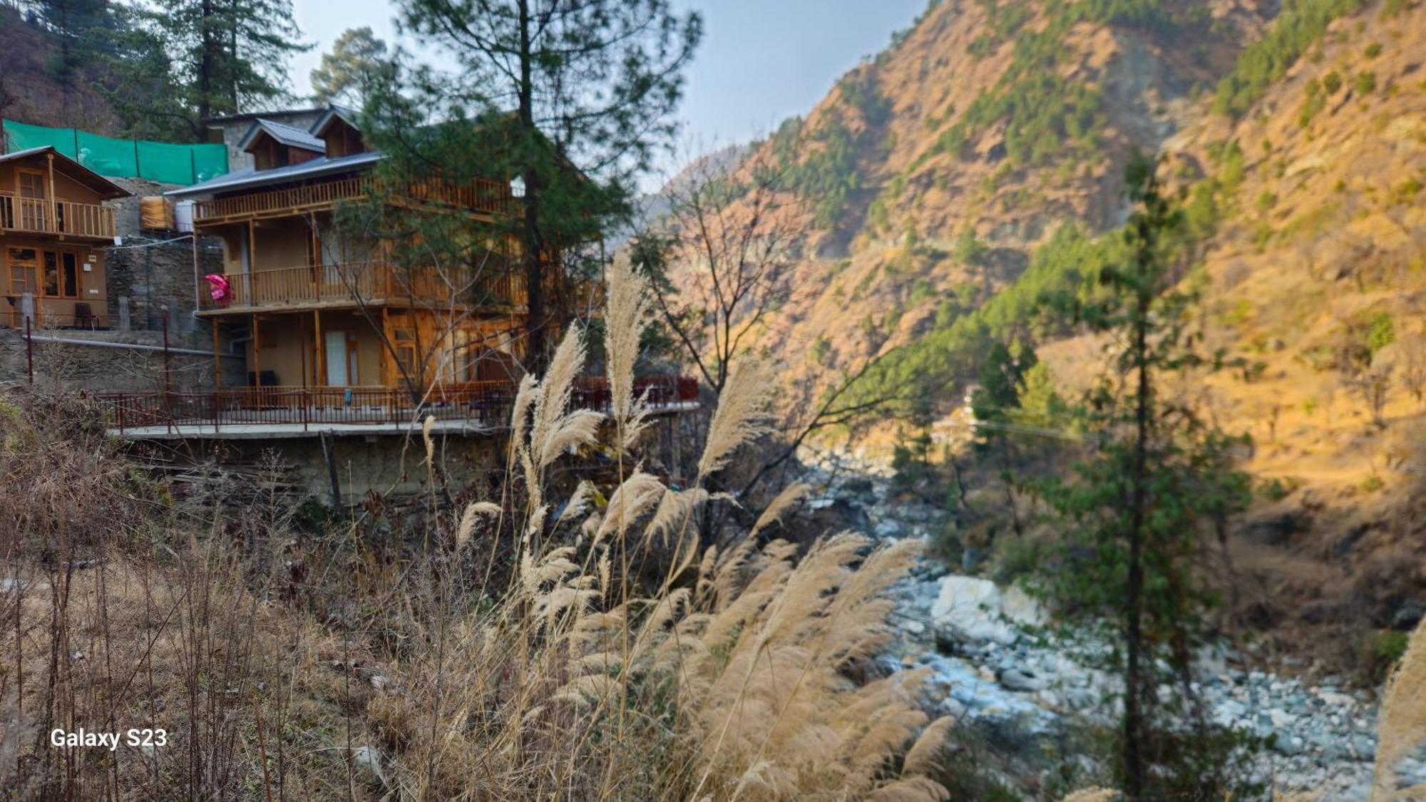 The Fiza Retreat Tirthan Banjar Exterior photo